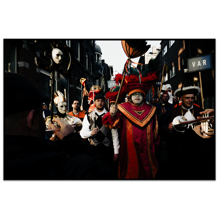 Michiel van Mens, dutch photographer, streetphotography,storytelling, color, pictures, photograph, sony alpha 6400, imagemaker, comics, silkscreen print, Amsterdam, Algorithms, Mathematica, Puglia