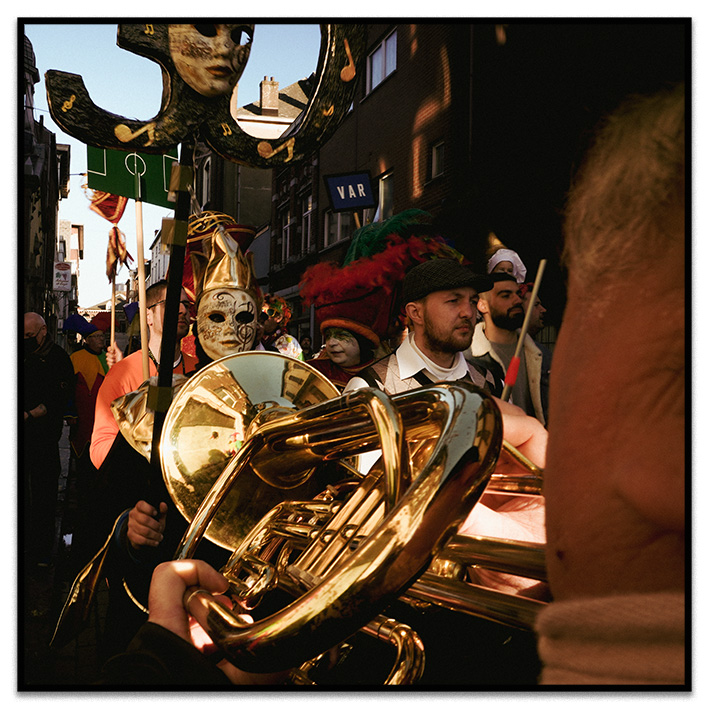 Michiel van Mens, dutch photographer, streetphotography,storytelling, color, pictures, photograph, sony alpha 6400, imagemaker, comics, silkscreen print, Amsterdam, Algorithms, Mathematica
