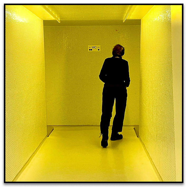 Michiel van Mens, dutch photographer, streetphotography,storytelling, color, pictures, photograph, sony alpha 6400, imagemaker, comics, silkscreen print, Amsterdam, Algorithms, Mathematica